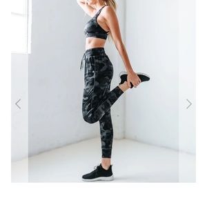 Senita Weekend Black Camo Joggers, size M